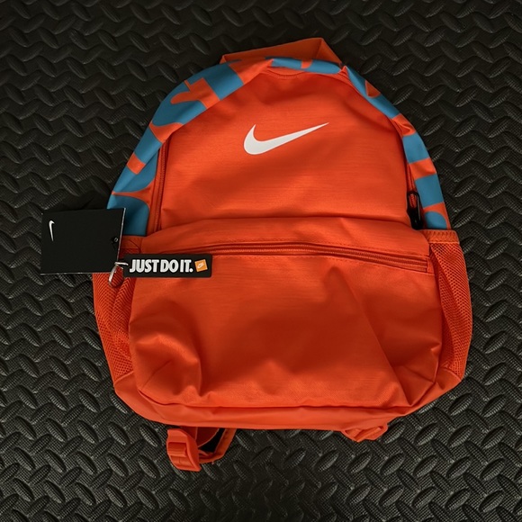 Nike Brasília JDI Mini Backpack - Picture 4 of 5